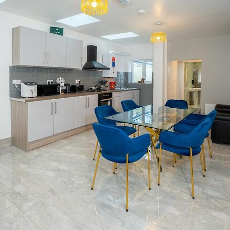 Отель Kunda House Coventry Road Бирмингем Экстерьер фото