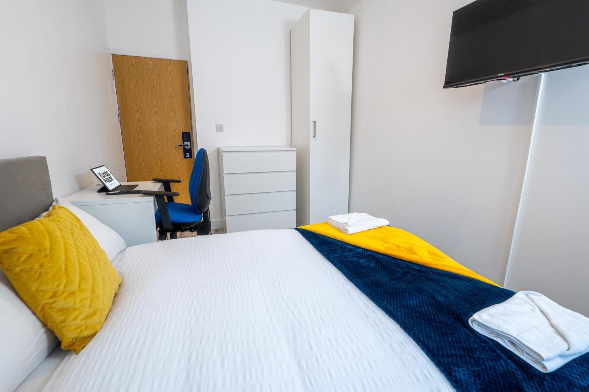 Отель Kunda House Coventry Road Бирмингем Экстерьер фото