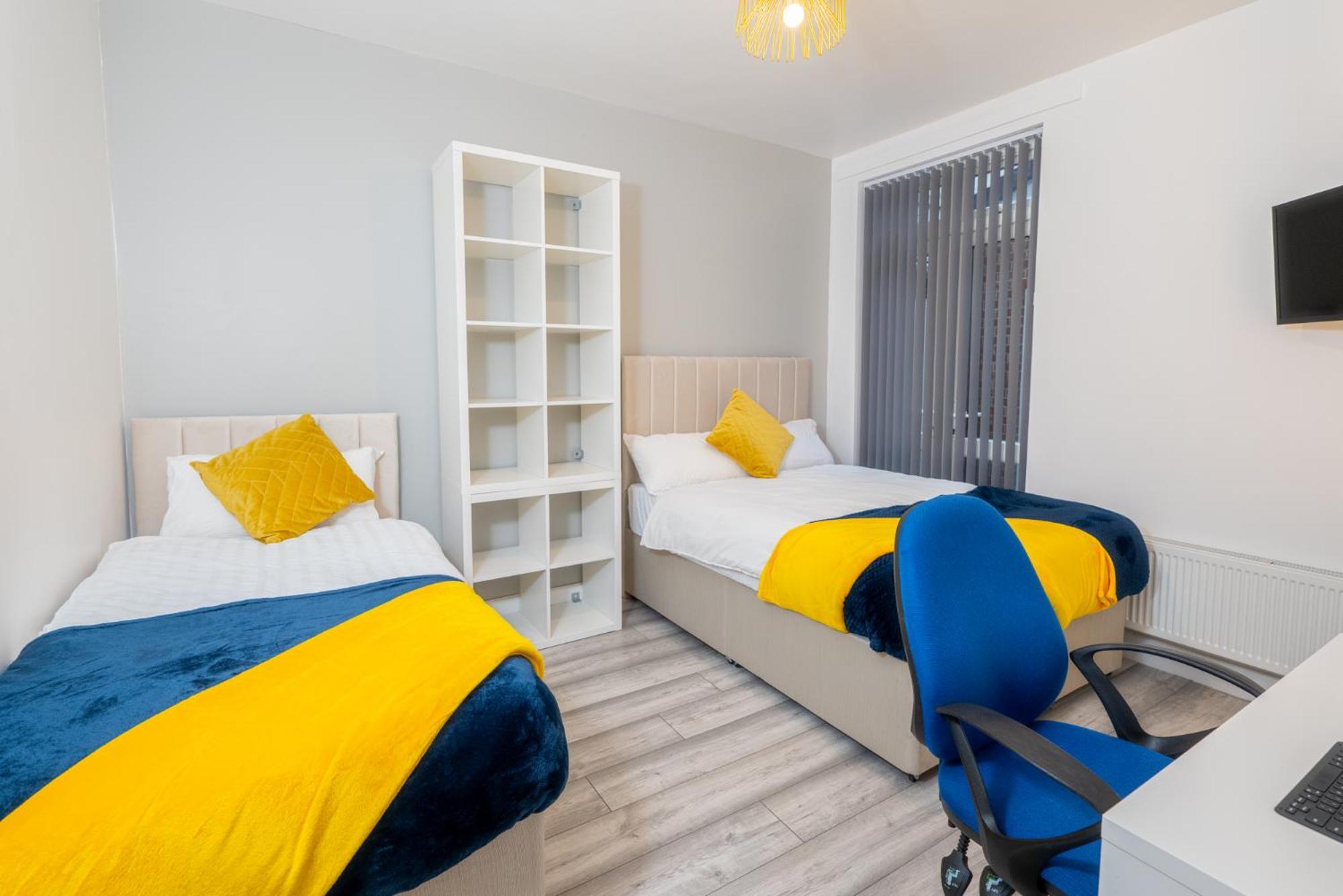 Отель Kunda House Coventry Road Бирмингем Экстерьер фото